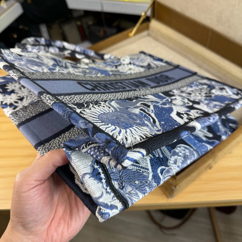 DIOR 藍白星座Book Tote中款托特包🩵💙狀態超好-2