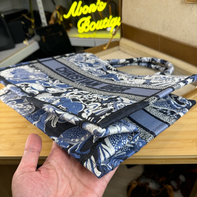 DIOR 藍白星座Book Tote中款托特包🩵💙狀態超好-4