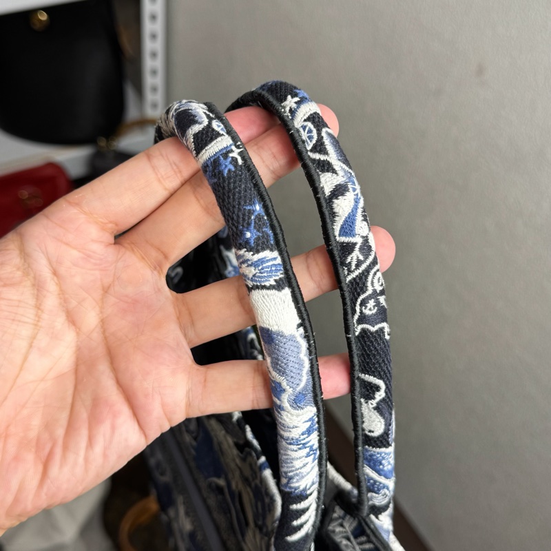 DIOR 藍白星座Book Tote中款托特包🩵💙狀態超好-13