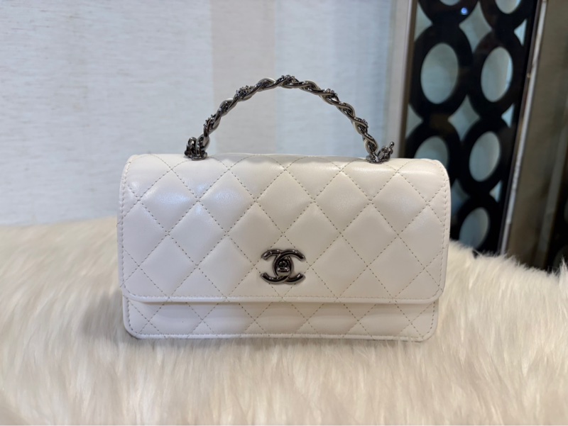 Chanel Handle白牛皮亮黑釦手提斜背包 ProMax可入-14
