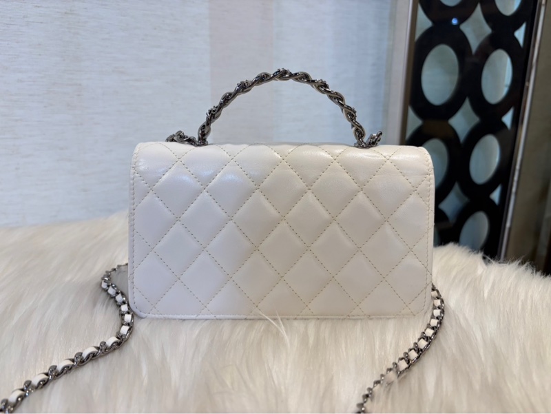 Chanel Handle白牛皮亮黑釦手提斜背包 ProMax可入-17