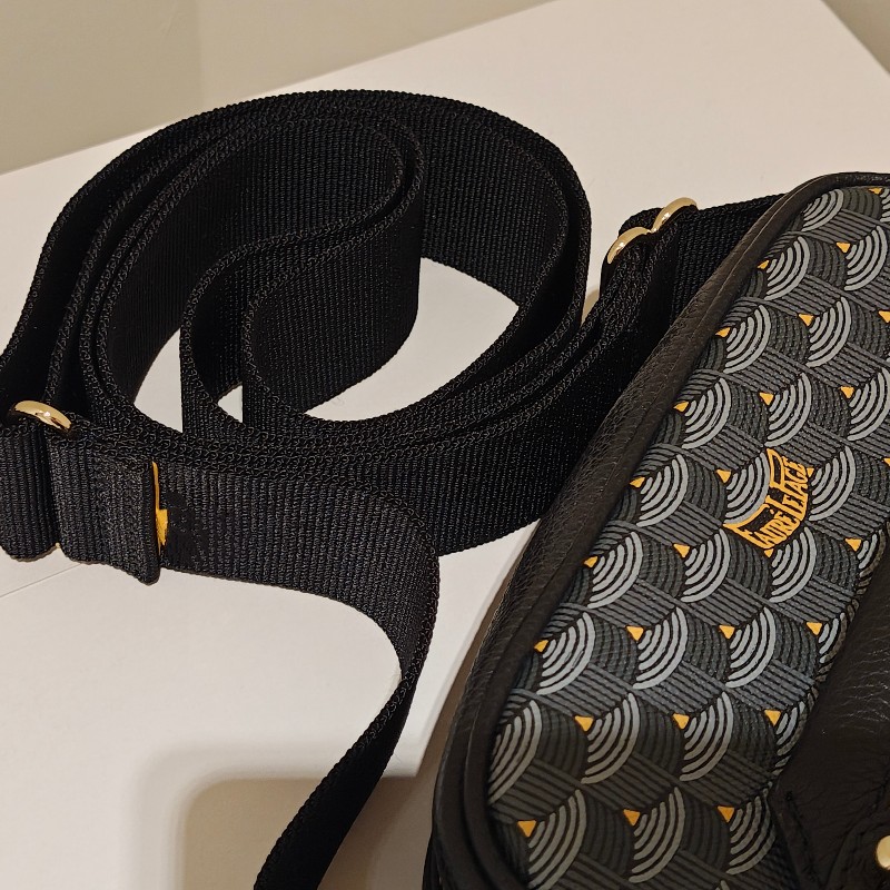 自售真品 FAURE LE PAGE 灰黑色  Hands on 17 相機包 手拿包 GOYARD CHANEL 推薦-4