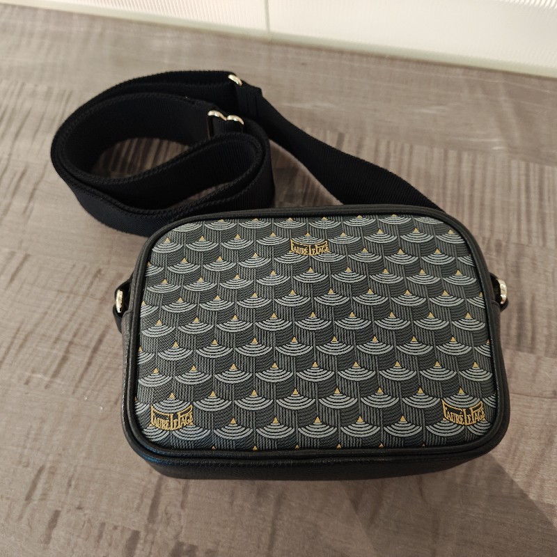 自售真品 FAURE LE PAGE 灰黑色  Hands on 17 相機包 手拿包 GOYARD CHANEL 推薦-6