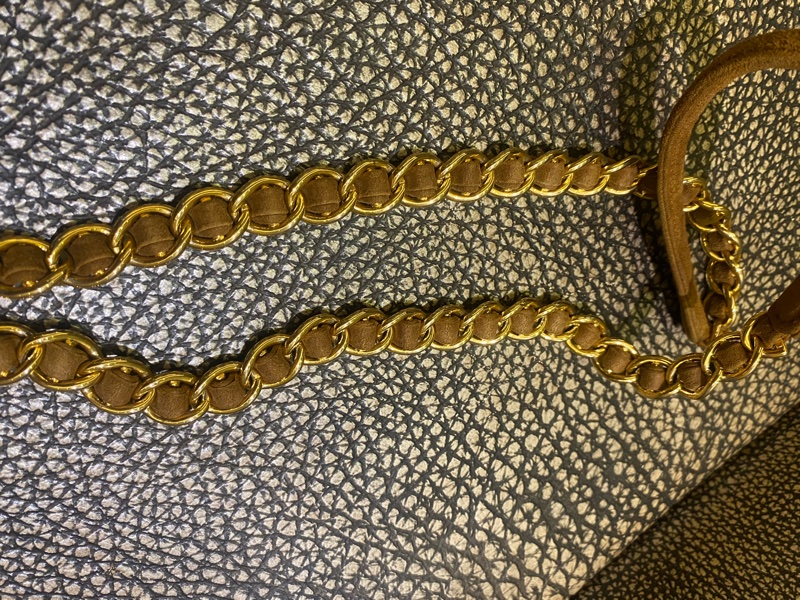 Prada麂皮金棕斜挎包-14