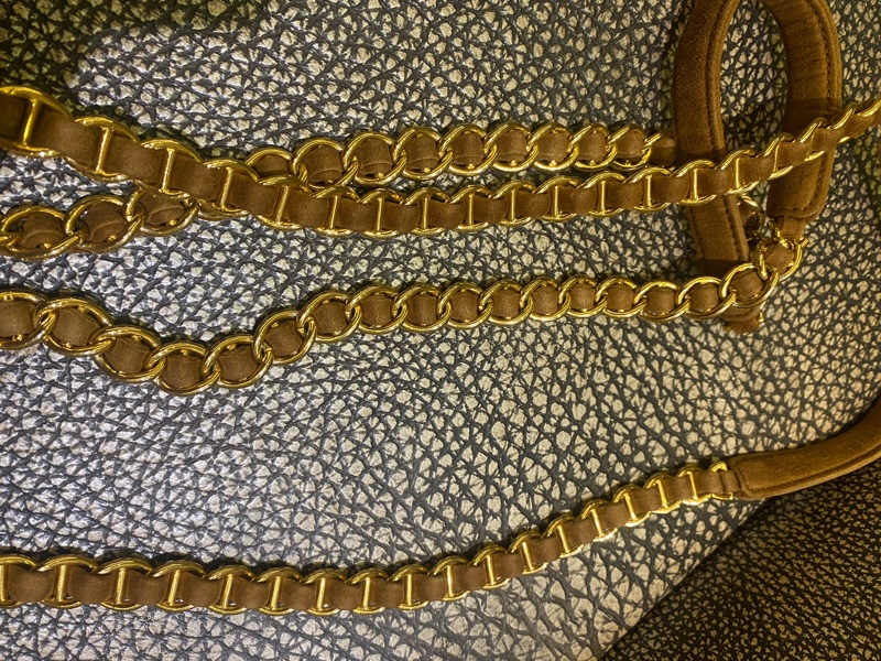 Prada麂皮金棕斜挎包-15