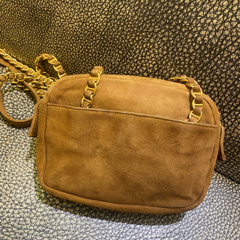 Prada麂皮金棕斜挎包-16