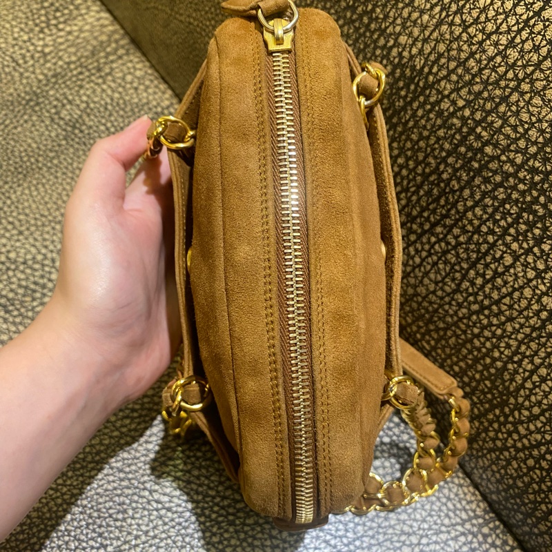 Prada麂皮金棕斜挎包-24