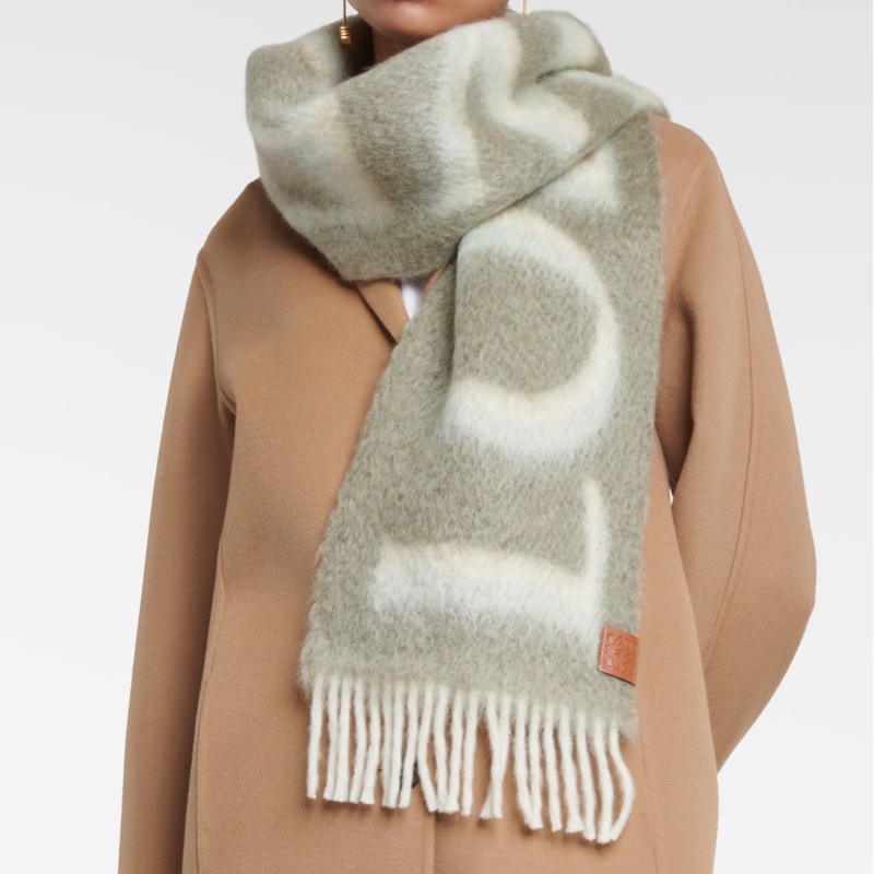 LOEWE品牌logo馬海毛混羊毛流蘇圍巾(卡其綠） scarf in wool and mohair-6