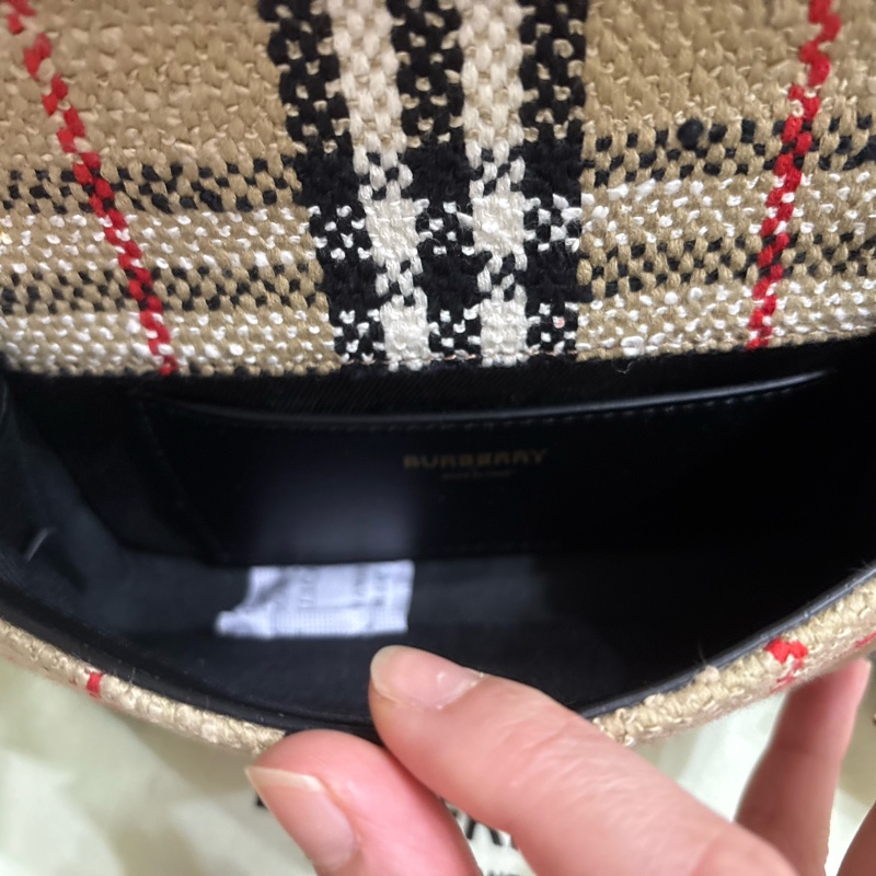 Burberry 迷你花呢蘿納Lola包-1