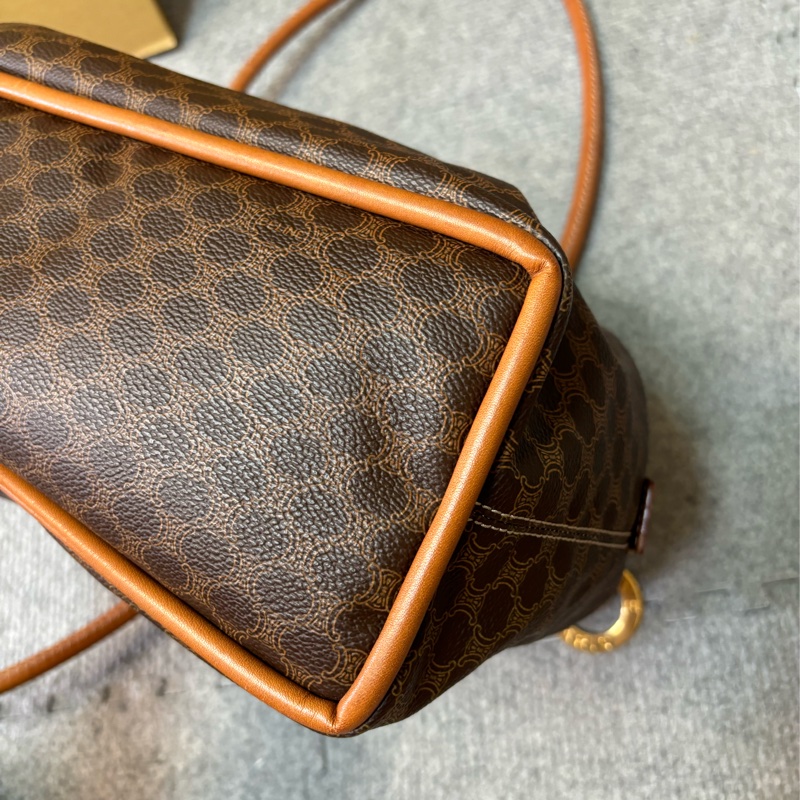 🏷️ Celine 托特包-23