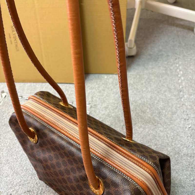 🏷️ Celine 托特包-30