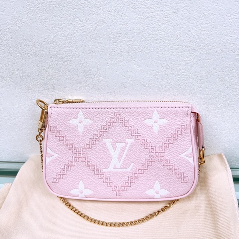 99新 Lv mini pochette 草莓牛奶粉色麻將包