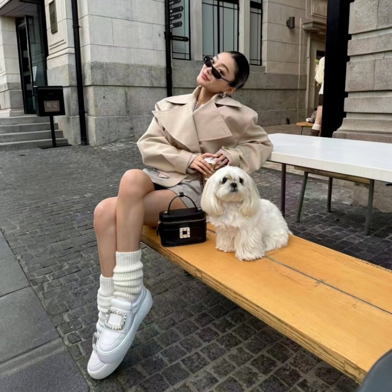 🎉新品好折扣✨Roger Vivier 女款 Viv' Up 水鑽方扣納帕皮革樂福鞋 增高5公分 白色 EU35/36/36.5/37/37.5/38(購買請訊息告知需要尺寸)-1