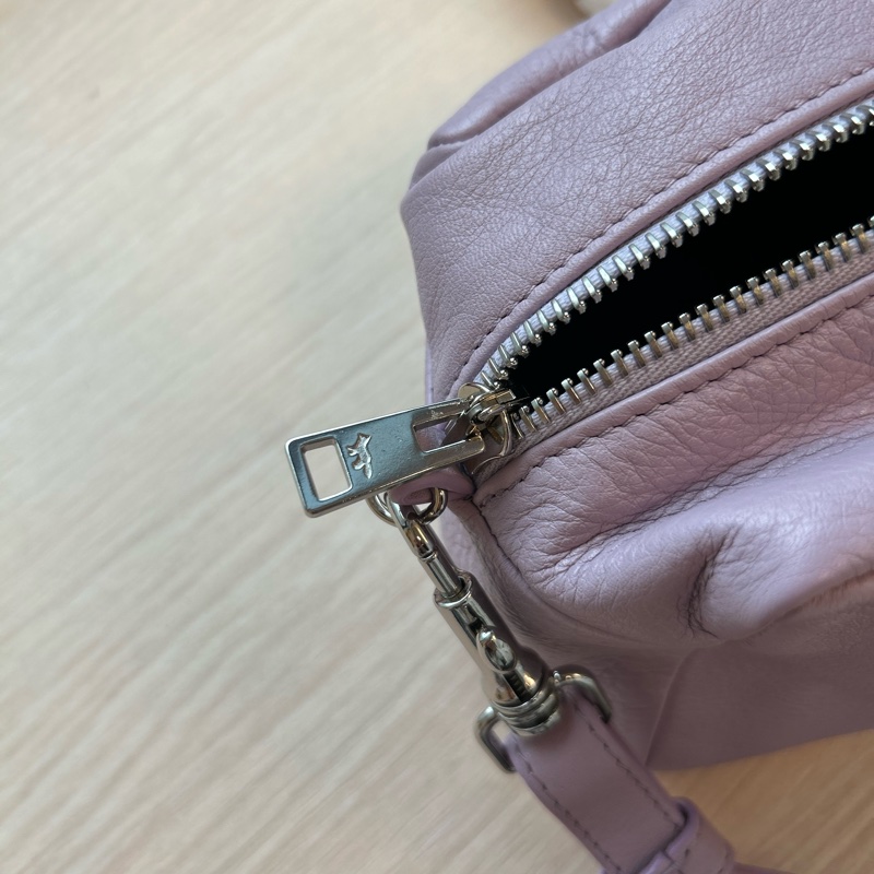 Maison Kitsuné 法國小狐狸🦊粉紫盒型包-9