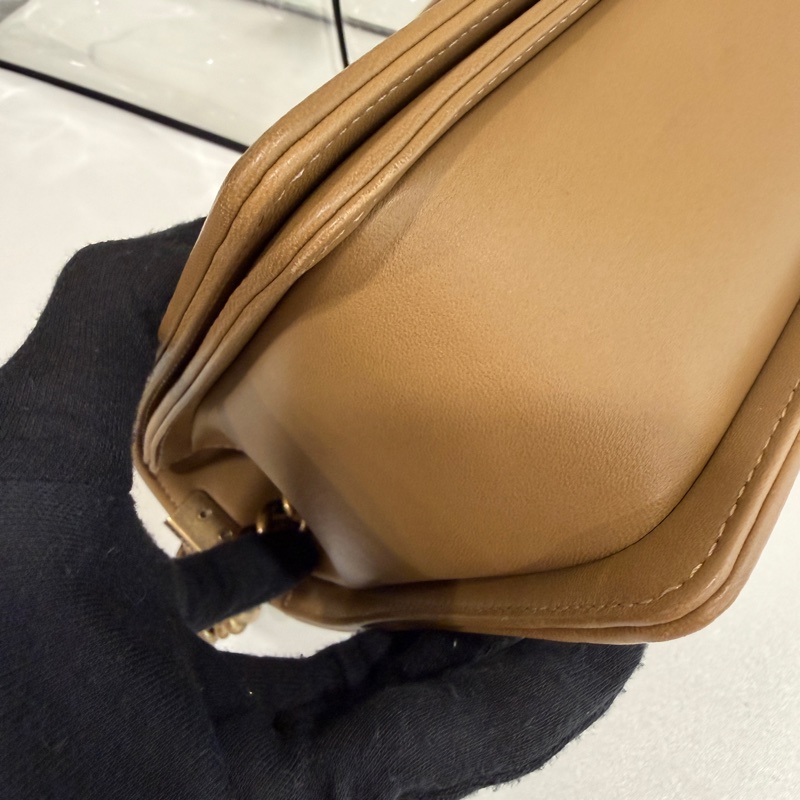 Chanel BOY 28公分奶茶色X復古金鏈(全新閒置現貨)-5