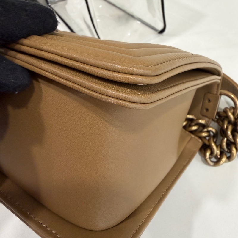 Chanel BOY 28公分奶茶色X復古金鏈(全新閒置現貨)-7