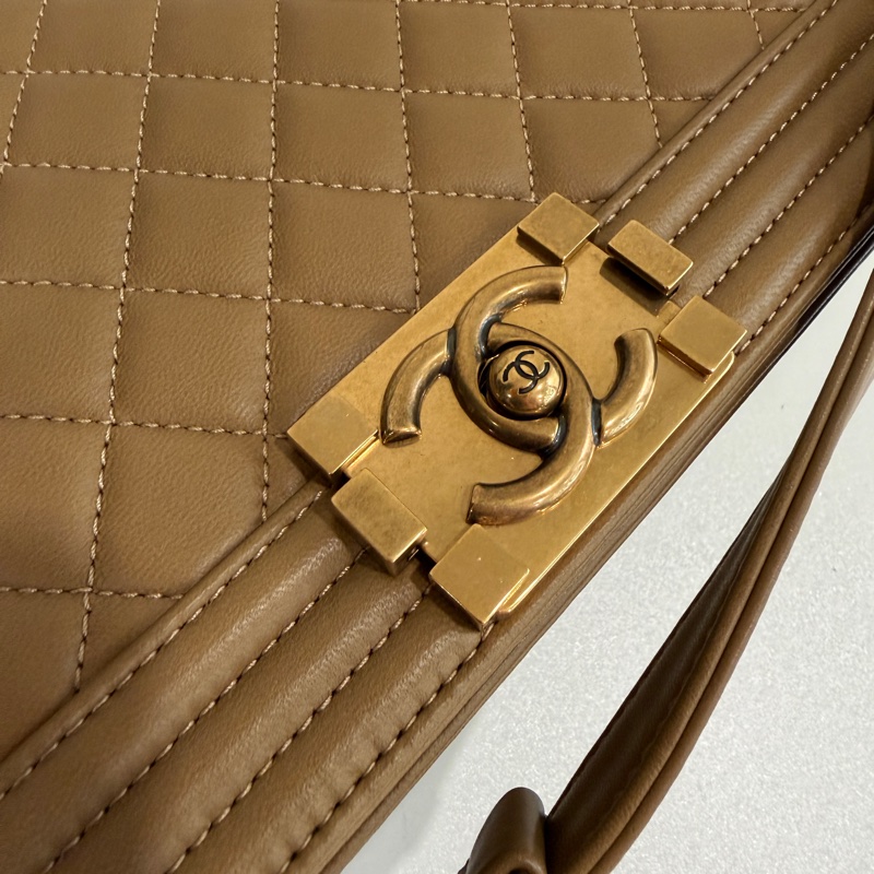 Chanel BOY 28公分奶茶色X復古金鏈(全新閒置現貨)-11