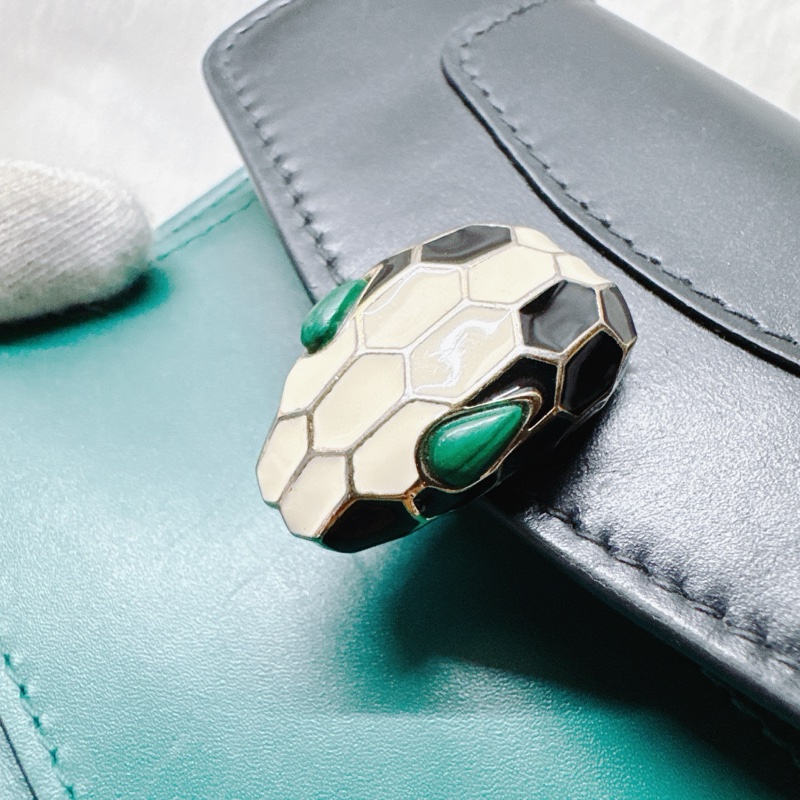 BVLGARI寶格麗珐瑯蛇頭三折短夾-15