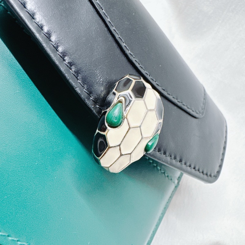 BVLGARI寶格麗珐瑯蛇頭三折短夾-16