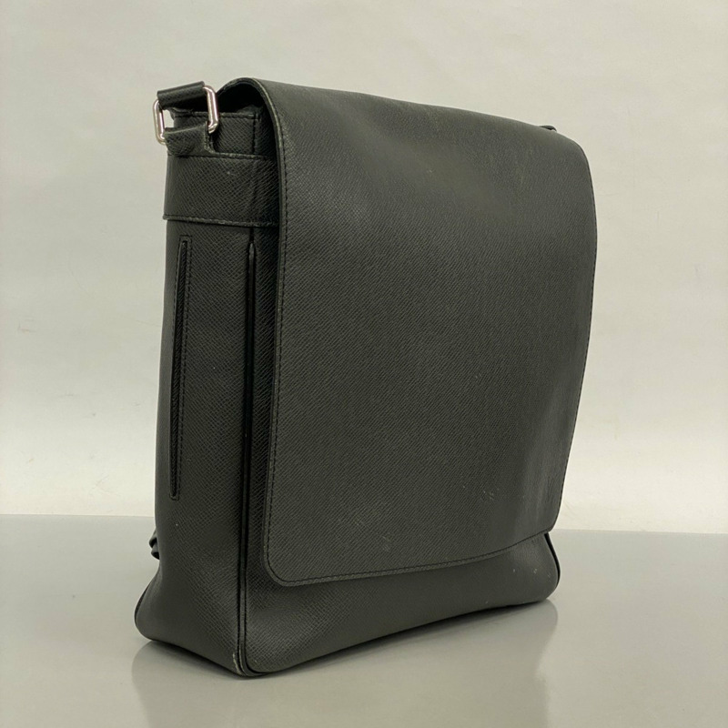 Louis Vuitton 斜背包 Taiga Milo M32632 Bolmen's-1