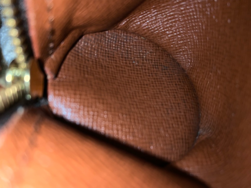 LOUIS VUITTON LV 路易威登 老花帆布圓筒化妝包 手拿包 小手袋包 小拿包-24