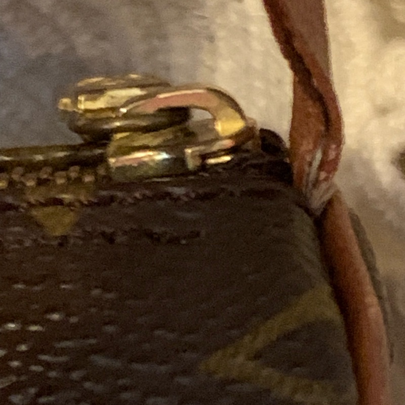 LOUIS VUITTON LV 路易威登 老花帆布圓筒化妝包 手拿包 小手袋包 小拿包-40