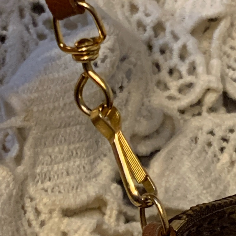 LOUIS VUITTON LV 路易威登 老花帆布圓筒化妝包 手拿包 小手袋包 小拿包-45