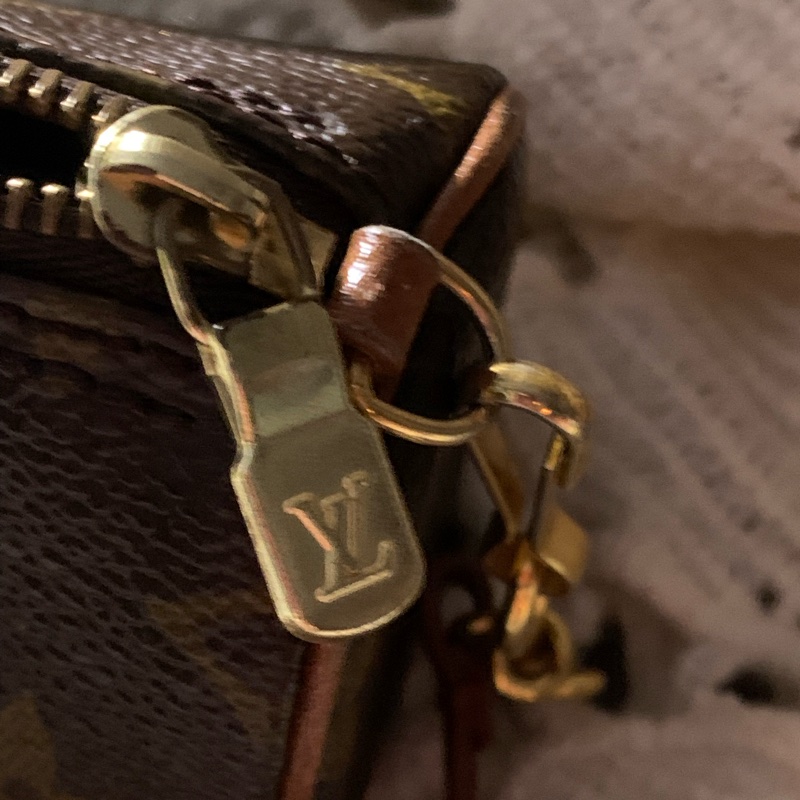 LOUIS VUITTON LV 路易威登 老花帆布圓筒化妝包 手拿包 小手袋包 小拿包-46