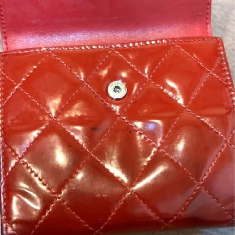 ✨大全配正品真品CHANEL 亮皮漆皮兩層短夾皮夾✨-3