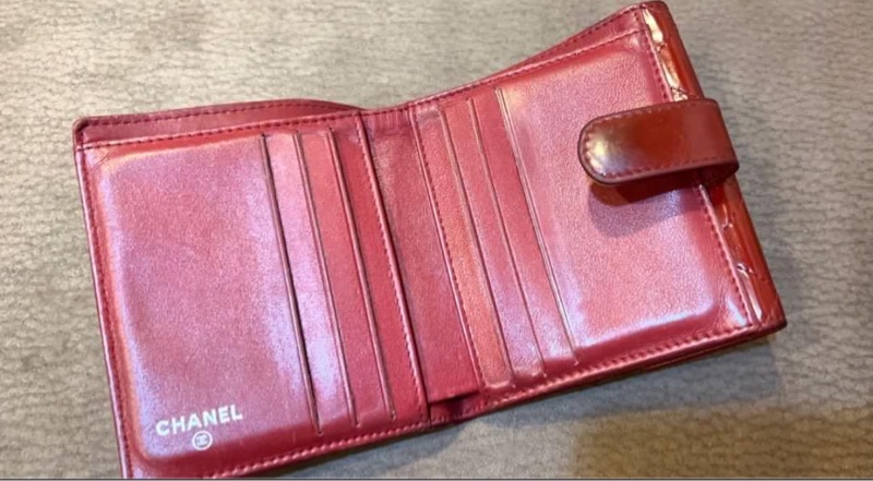 ✨大全配正品真品CHANEL 亮皮漆皮兩層短夾皮夾✨-5