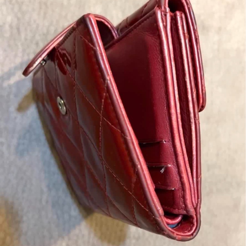 ✨大全配正品真品CHANEL 亮皮漆皮兩層短夾皮夾✨-7
