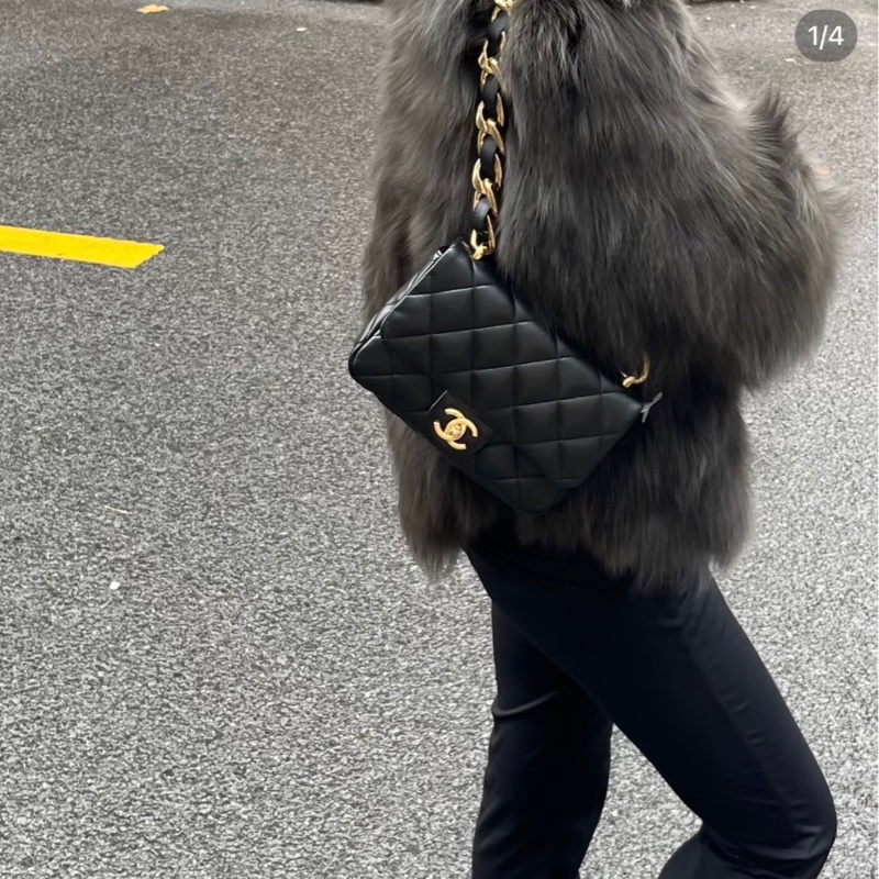 CHANEL 香奈兒 黑色羊皮金鍊粗鍊條CF口蓋包（日本 Brand Off 台灣店購入）-1