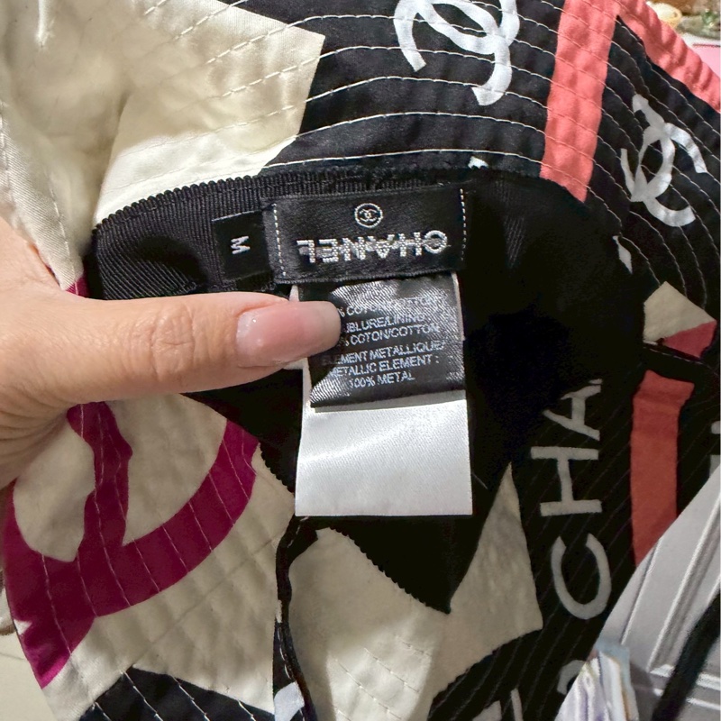 CHANEL 香奈兒 黑 粉紅拼 塗鴉 鐘型帽 漁夫帽 帽子 遮陽帽 休閒帽-23