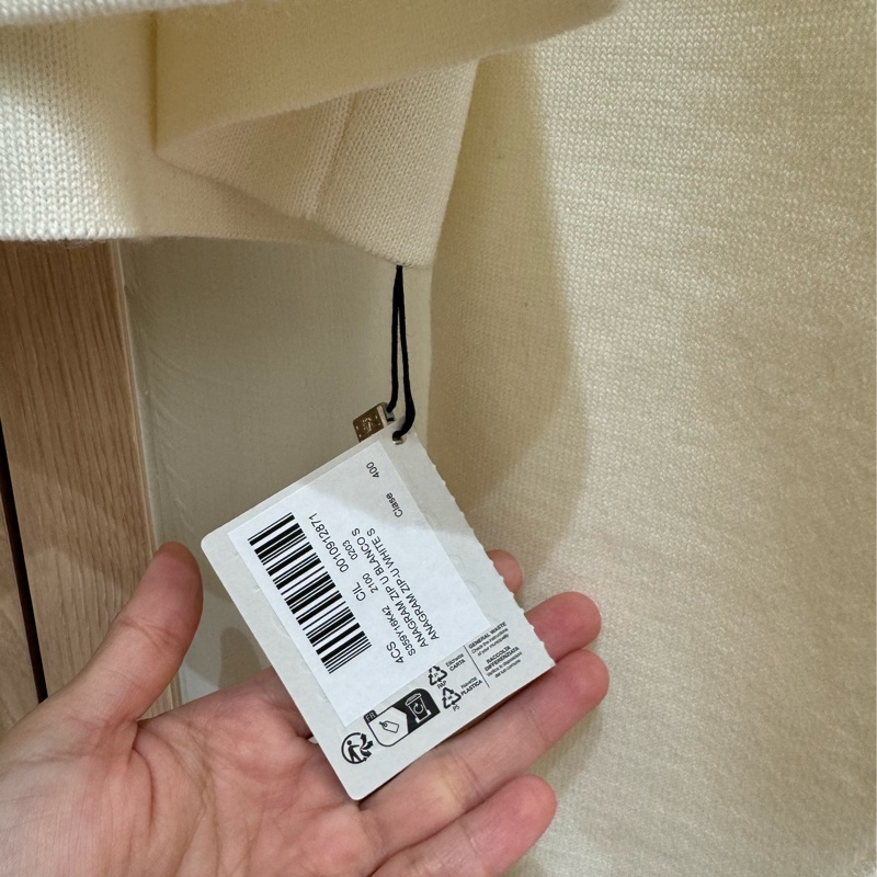 Loewe全新吊牌還在 楊冪同款 羊毛奶白色外套-12