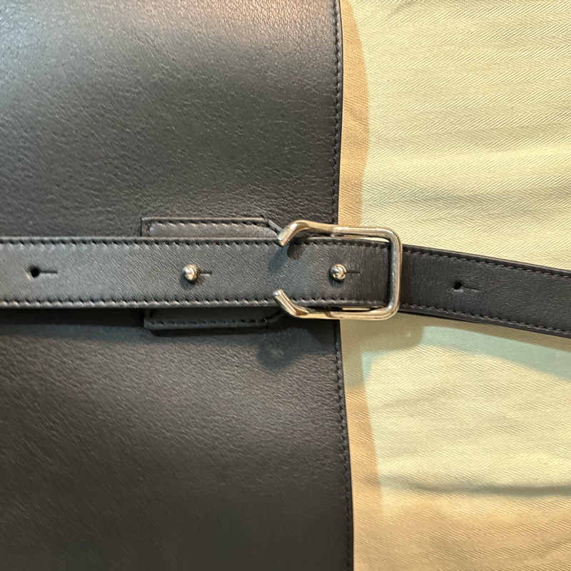 Loewe Buckle Horizontal tote in classic calfskin-10