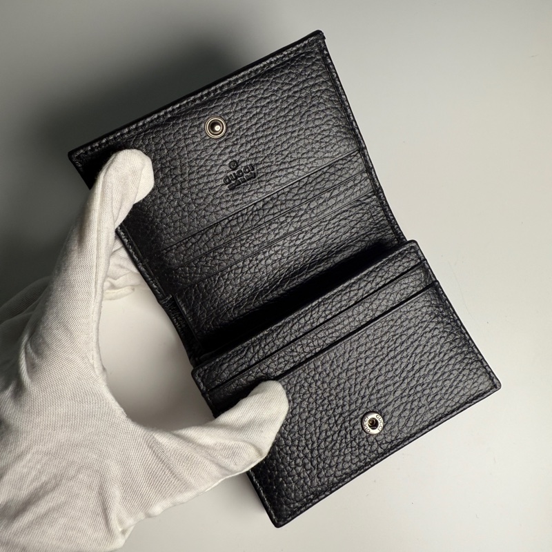 Gucci 456126黑色黑釦Logo 零錢袋對折短夾-3