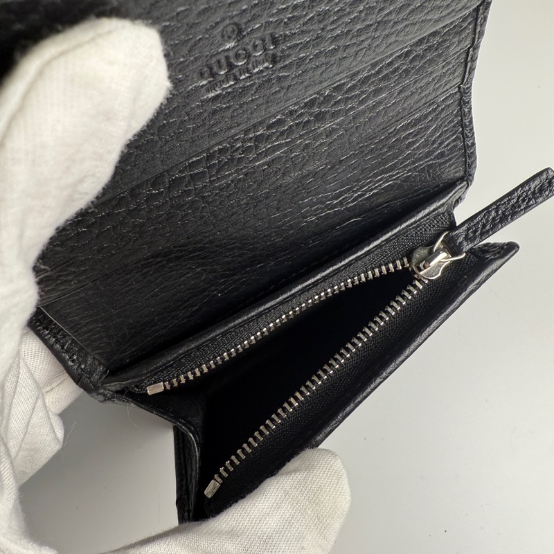 Gucci 456126黑色黑釦Logo 零錢袋對折短夾-4