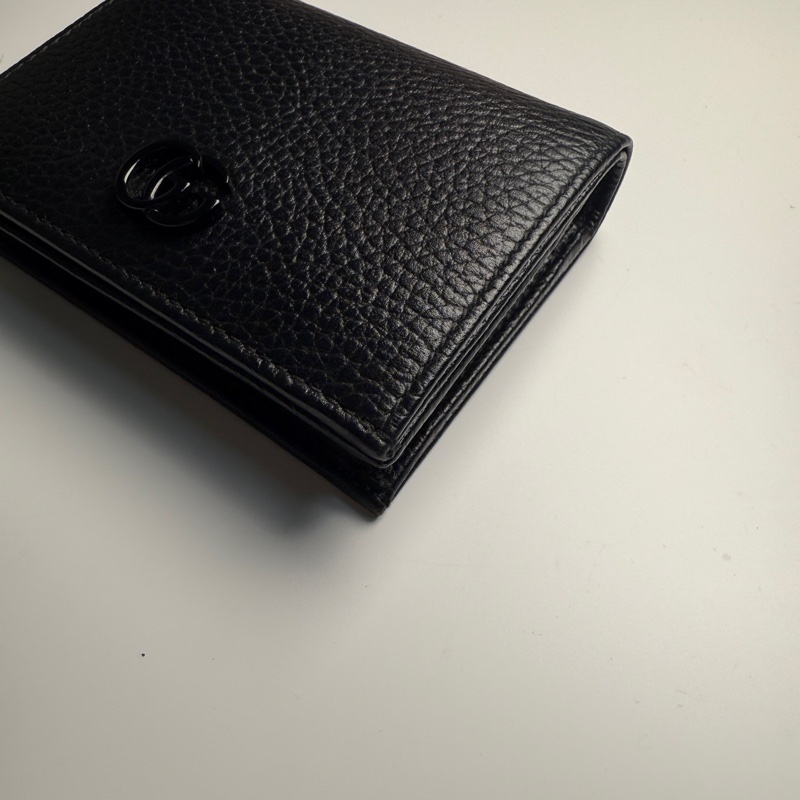 Gucci 456126黑色黑釦Logo 零錢袋對折短夾-9