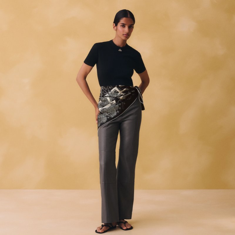 【Hermes】全新 - 2026春夏新款 詩意遨遊 香草色 / 海軍藍 / 綠色 90公分單面絲巾 - L'Esprit s'Envole 90方巾-4