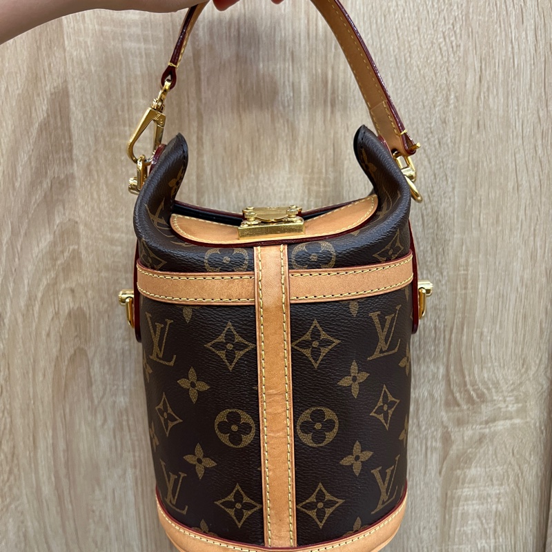 LV 原花Duffle Bag金釦手提斜背薯條包M43587-0