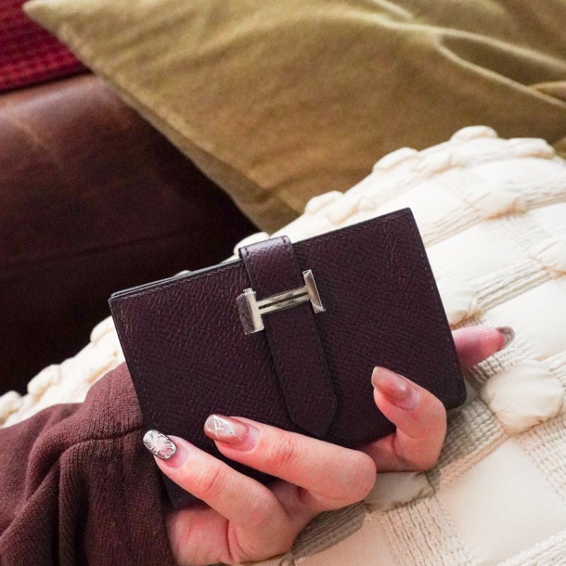 Hermes 展示品 Mini Bearn Epsom牛皮銀Logo對折卡片零錢夾(馬鞍紅)-0