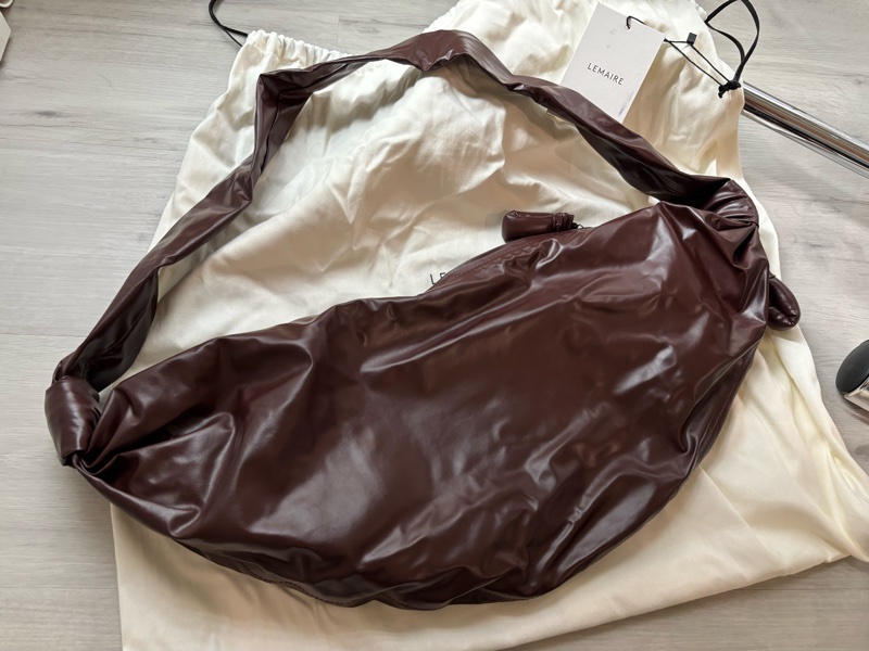 Soft croissant bag紙牛皮款牛角可頌包中號 / LEMAIRE-0