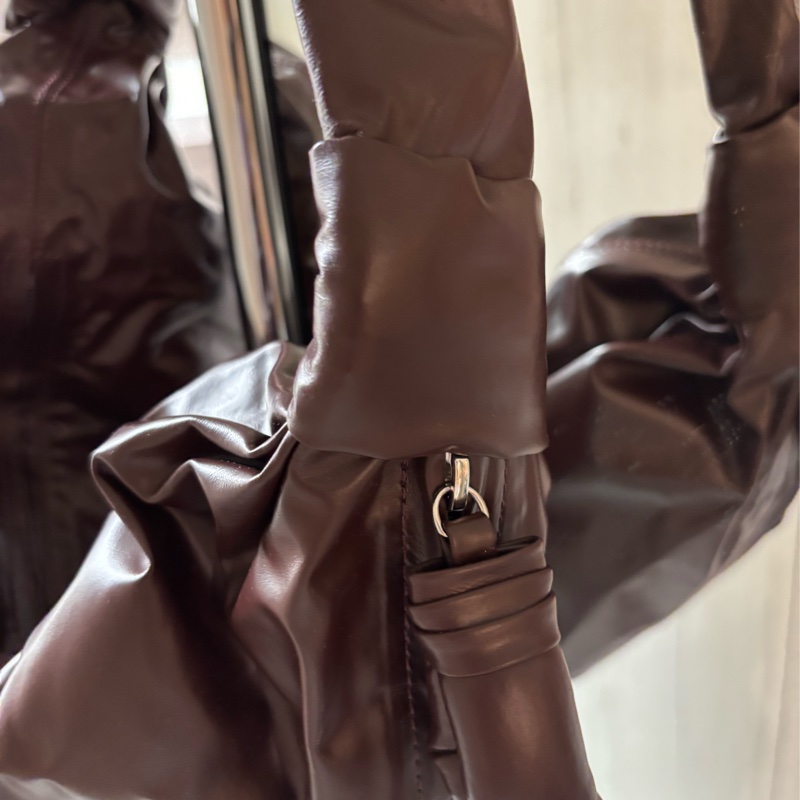 Soft croissant bag紙牛皮款牛角可頌包中號 / LEMAIRE-3