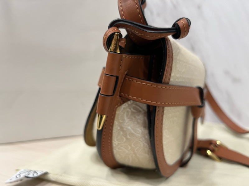 LOEWE 蕾絲布款絕美Gate mini-4