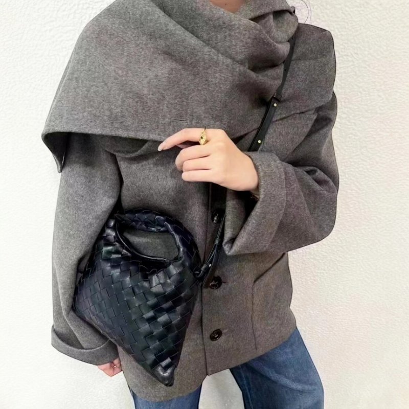 🎊佳節特賣🎁Bottega Veneta 777586 小款迷你 Hop 編織包   黑色-13