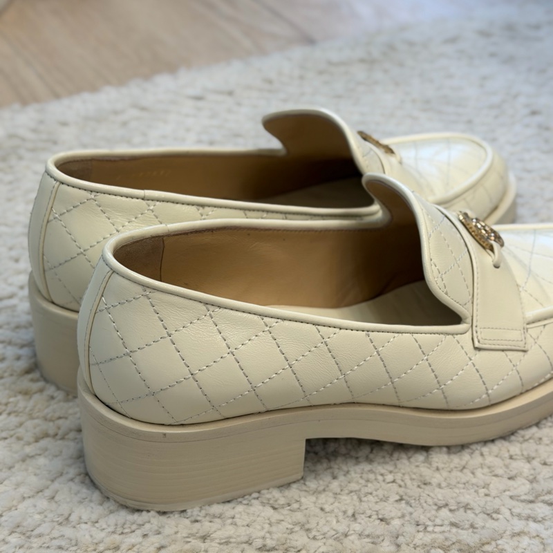 Chanel 金幣雙C 奶白粗跟樂福鞋 香奈兒樂福鞋 金幣樂福鞋-3