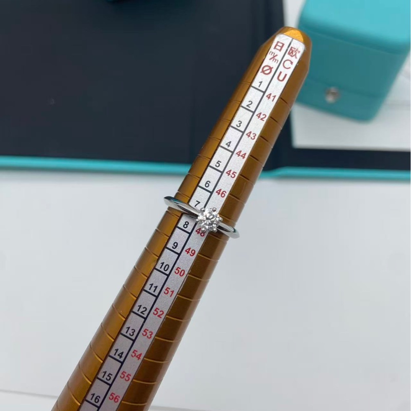 Tiffany0.3克拉鑽鑽戒47.5碼,配件盒子保卡,主鑽0.3克拉,顏色I,淨度vs1-11