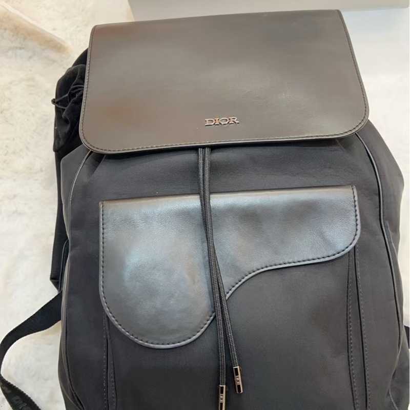 DIOR 併接牛皮後背包-14