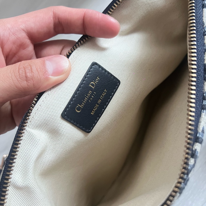 DIOR Oblique 藍丹寧 三合一包 旅行套組* 買了收藏  9新以上  割愛 29800 #買到賺到 尺寸 (公分)21X26.5cm #防塵袋  #附上背帶直接可以斜背  #必買-25