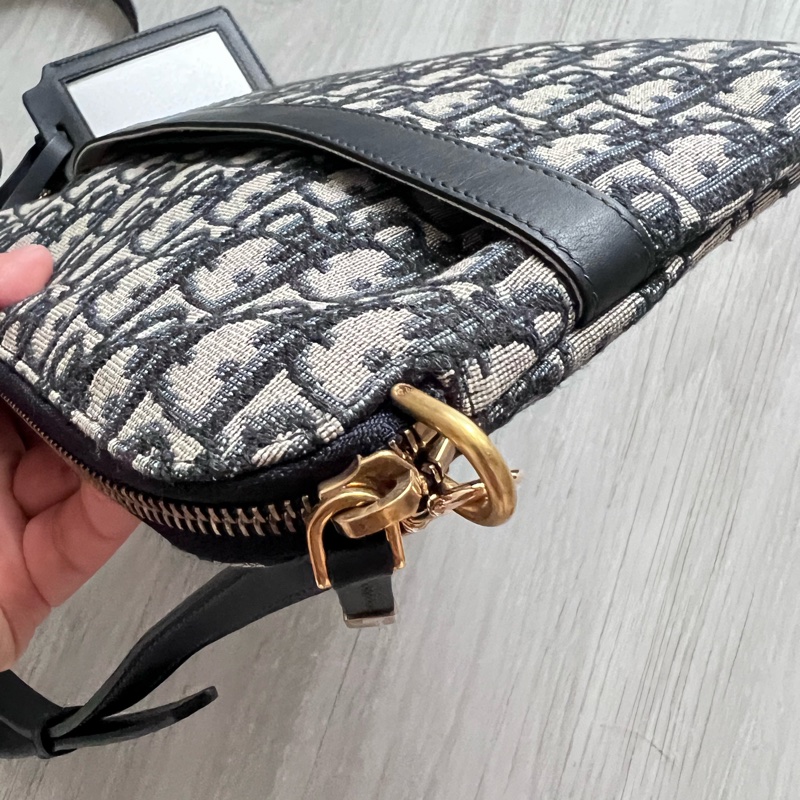 DIOR Oblique 藍丹寧 三合一包 旅行套組* 買了收藏  9新以上  割愛 29800 #買到賺到 尺寸 (公分)21X26.5cm #防塵袋  #附上背帶直接可以斜背  #必買-29